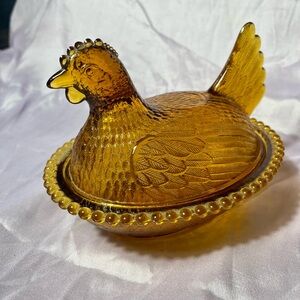 Vintage Indiana Glass Hen on Nest Covered Amber Dish